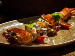 Explorando los sabores renovados: El nuevo menú de Chambao